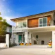Dicas de fachadas de casas simples e bonitas  Casa do Construtor - Aluguel de equipamentos